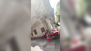 Dâm nữ xinh đẹp hàng ngon mới sáng nứng lồn đi mua đồ k mặc đồ lót show hàng public