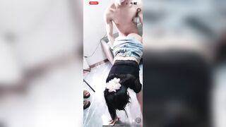 Đi chơi cùng nhóm bạn thân em gái sinh viên bị đè ra địt sướng vl ra