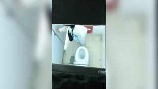 Quay lén mãi mới được thấy con bạn thân áo dài nữ sinh đi đái