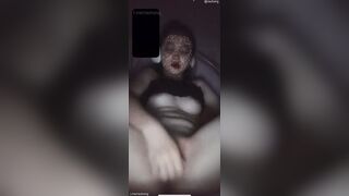 Video call chat sex với e rau non trong đêm đc e dùng tay móc lồn dâm cực bạo cho xem