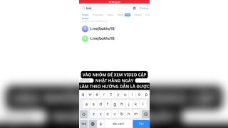 Bé học sinh non tơ mới nhú lồn lông mới mọc mà hơi thâm thủ dâm bằng dưa leo