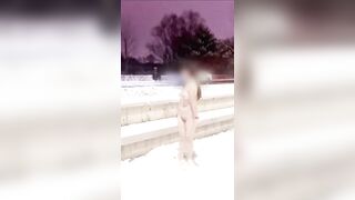 Ở truồng nghịch tuyết