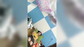 quay lén đứa em họ đang thủ dâm cực nừng nhìn chỉ muốn vào dí thôi