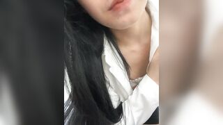 e teen việt chủ quán gội đầu ế quá nên lên livetream vạch lồn show vú kiếm thêm p3