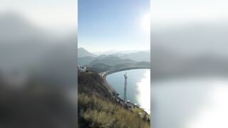 Đi du lịch cùng con đĩ dâm đãng trói người lại ép bò show hàng public leo lên núi
