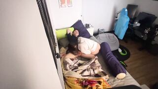 Em gái Vừa bú cu vừa trò chuyện