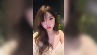 Clip Sex  em gái xinh vếu to miệng dẻo