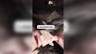 Bé loli cái gì cũng nhỏ nên cũng phải mua cái con cu giả nhỏ bú luôn