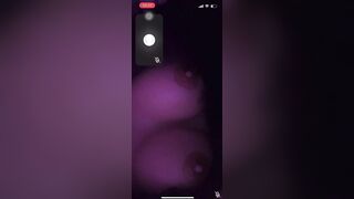 Ngọc Linh dâm đãng chat sex móc lồn cùng thằng bạn thân bị quay màn hình