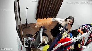 Hack cam quay lén trong tiệm photobooth toàn các e teen xinh đẹp p5