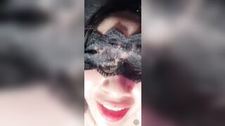 E teen Việt hàng ngon bịt mắt live app show lồn hồng cực ngon với bờ mông nảy lửa