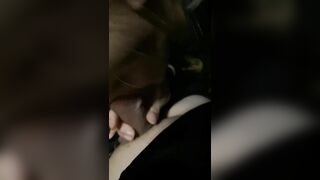 Cùng e dâu dâm trốn vợ bú cu public trong xe nhân lúc vợ nhờ đi chợ mua đồ
