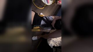 Cùng thằng bạn threesome e ghệ non tơ mới quen,rau non mà bú 1 lần 2 con cu rất đỉnh