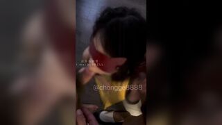 Cùng thằng bạn threesome e ghệ non tơ mới quen,rau non mà bú 1 lần 2 con cu rất đỉnh