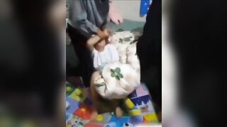 Bắt ghen tại trận tiểu tam là hàng xóm giựt ck ngkhac,ch kịp cởi quần đã bị bắt