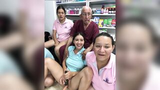Mấy em gai dâm live sex cùng ông già thủ dâm kích thích p2
