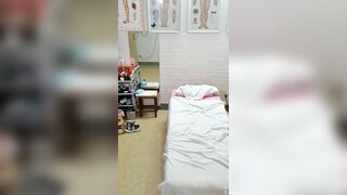 MBBG: thanh niên đi massage hứng quá đè máy bay ra địt