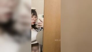 Gill phố dâm đãng bị lộ video