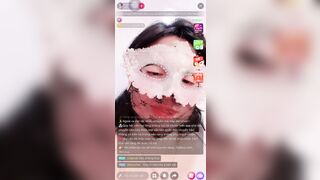 em gái live app móc bắn nước lênh láng