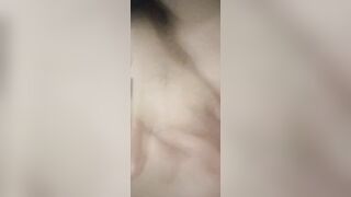 Em móc hơi đau xíuu