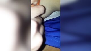 e họ ngủ tranh thủ bóp vú p1