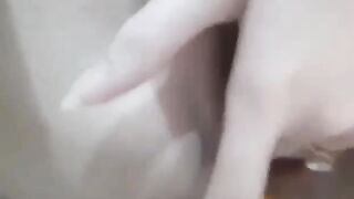 Móc tí cho đỡ nứng