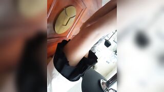 Quay lén em gái ở ngân hàng