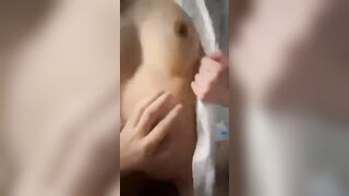đụ em mà vú nảy như bóng mềm