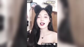 Gái xinh thua kèo đảo lưỡi tik tok