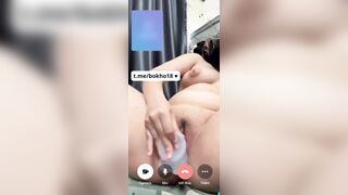 Bé đi khách vừa call video thủ dâm bằng cặc 7 màu kiếm tiền kể chuyện đi some