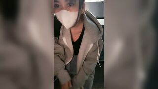 Đi học thêm mà lên cơn nứng phải vào nhà vệ sinh thủ dâm