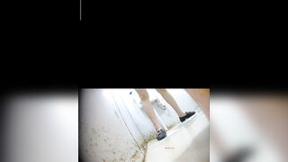 Quay lén nữ đồng nghiệp Đái ở WC lồn rậm lông