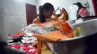 quay lén mấy em bê chap cưới thay quần áo - phần 2