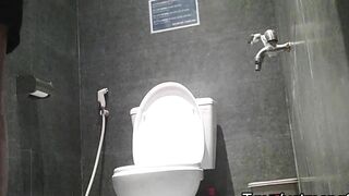 quay lén nhà vệ sinh quán nhậu toàn mấy em xinh quá - phần 1