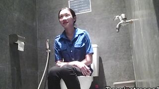 quay lén nhà vệ sinh quán nhậu toàn mấy em xinh quá - phần 2