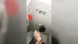 lén quay bé hàng xóm 2k8 tắm trông em nó ngon quá