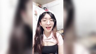 ngoanxinhiu e teen y tá live app show quả ngực siêu bự trắng múp của mình