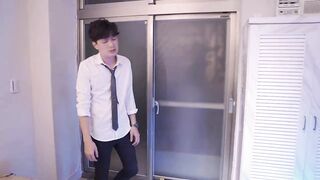 Nữa đêm nứng cặc vào phòng đè c họ xinh ra đụ nào ngờ bị phát hiện và thác loạn cùng