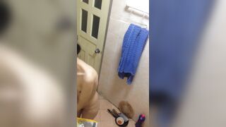 quay lén gái xinh trong dãy trọ tắm toàn các em xinh  tươi - phần 1