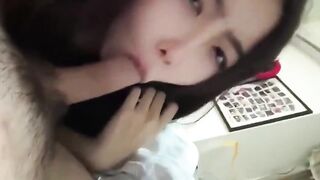 Thiên thần bú cu biểu cảm cực dâm