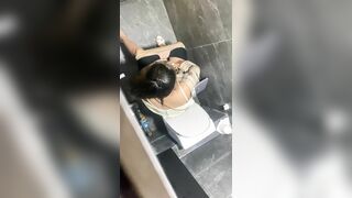 quay lén nhà vệ sinh mấy em sinh viên đi đái nhìn ngon vcl - phần 4