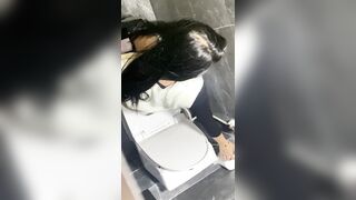 quay lén nhà vệ sinh mấy em sinh viên đi đái nhìn ngon vcl - phần 8