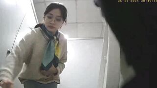 quen lén nhà vệ sinh công cộng toàn mấy em xinh tươi ngon vcl - phần 2