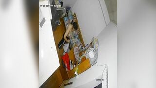 hack cam quay lén con em họ lớp 10 vú bự