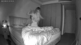 Hack cam quay lén e teen dâm nữa đêm nứng lồn cởi quần b trai ra đòi bú cặc