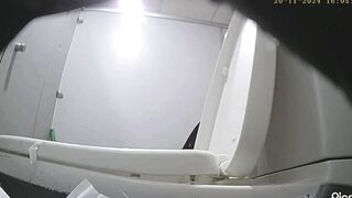 quay lén gái xinh đi đái toàn các bé ngon - phần 2