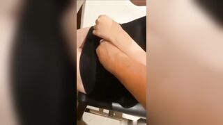 nghịch vú bé nhân viên văn phòng quê miền tây lúc đi ăn