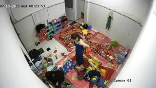 phòng ngủ mấy em KTV ngủ các em thay đồ nhìn nứng ghê - phần 7