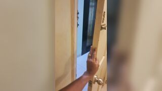 Doggy gái văn phòng trước cửa khách sạn khu Trung Sơn