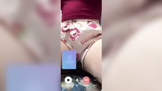 Call video chat sex với e rau non học sinh chubby dâm đc e ngồi móc lồn cho xem p2